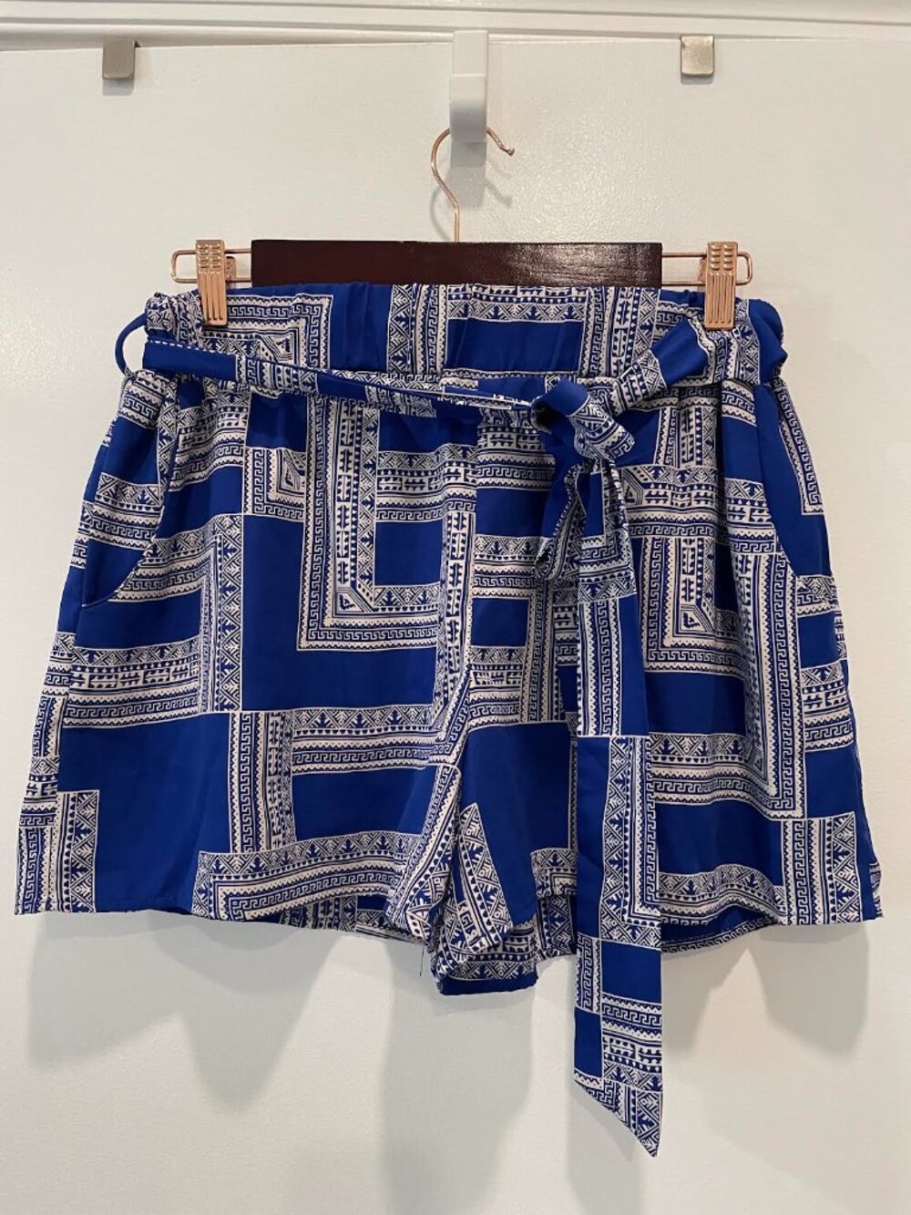 Caramela Blue & White Geometric Print Tie-Waist Shorts - Large